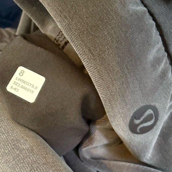 Lululemon💎Softstreme Espresso High Rise Pant Regular 31” Brown 8 EUC Retail $128 - Picture 6 of 9